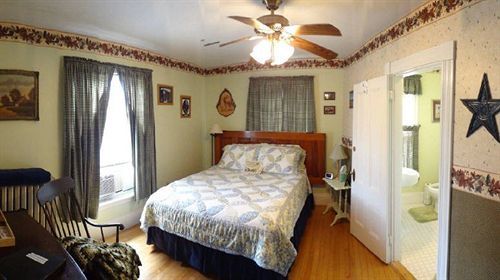 Millinocket The Young House Bed And Breakfast מראה חיצוני תמונה