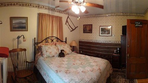 Millinocket The Young House Bed And Breakfast מראה חיצוני תמונה