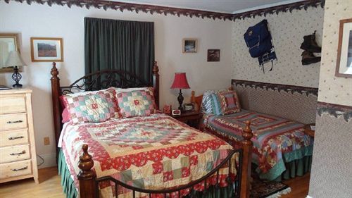 Millinocket The Young House Bed And Breakfast מראה חיצוני תמונה