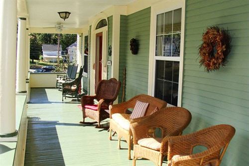 Millinocket The Young House Bed And Breakfast מראה חיצוני תמונה
