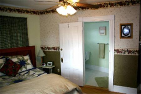 Millinocket The Young House Bed And Breakfast חדר תמונה