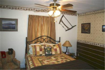 Millinocket The Young House Bed And Breakfast חדר תמונה